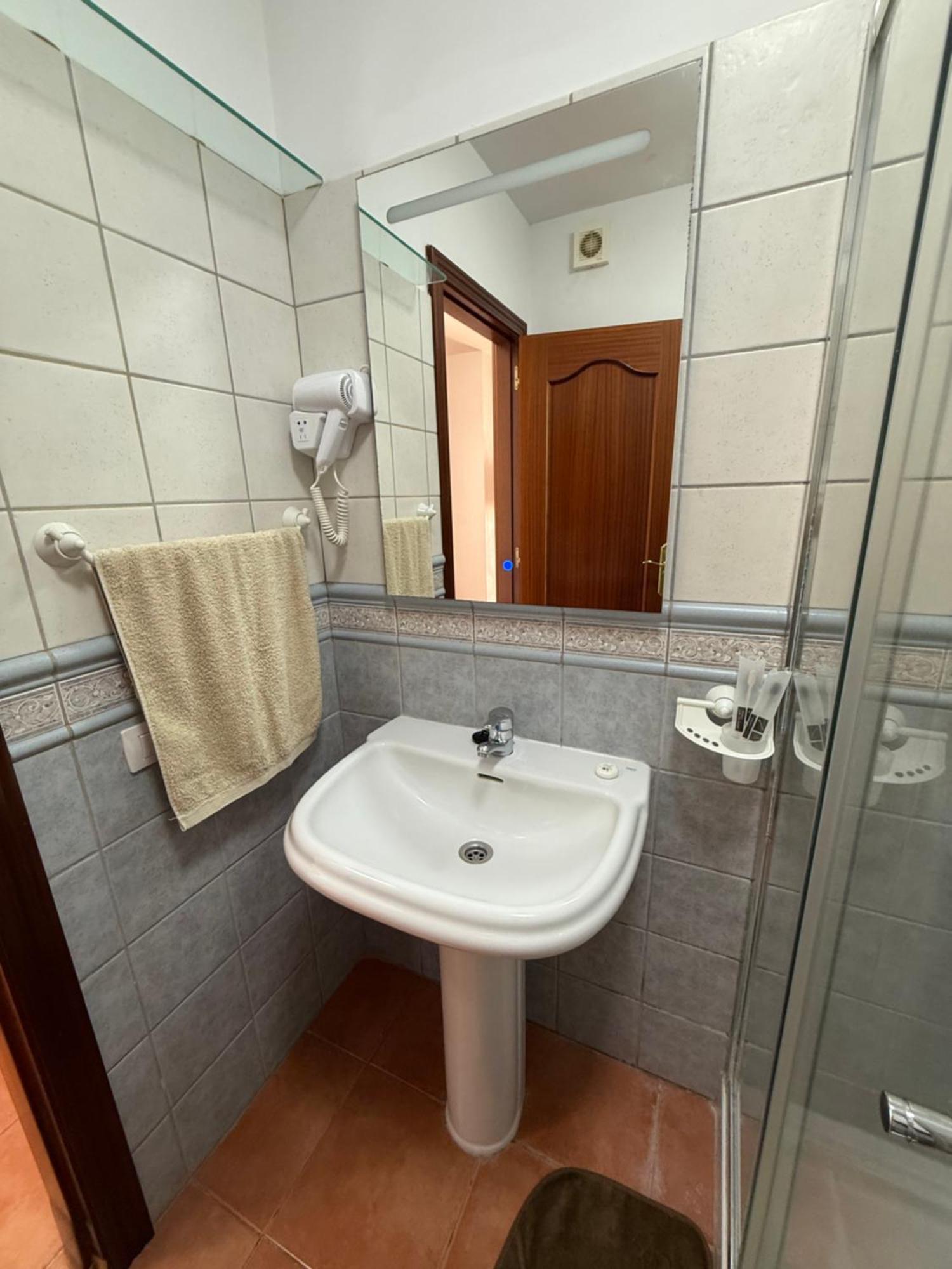 Apartamento Brisas Del Sur - Oasis Tenerife Sur Playa San Juan Exterior foto